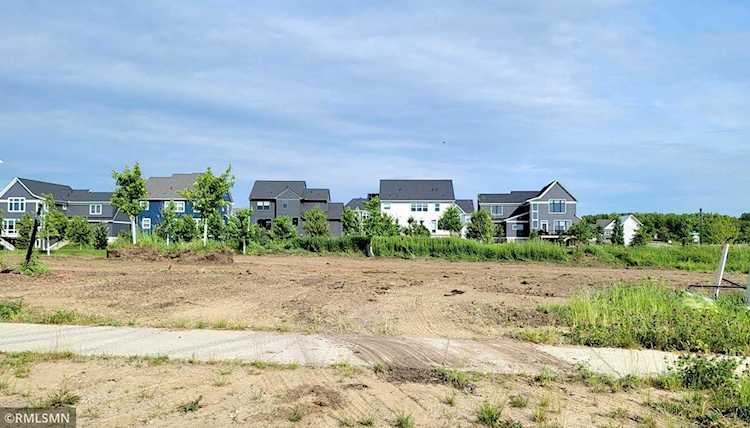 4550 Savanna Trail Chaska, MN 55318