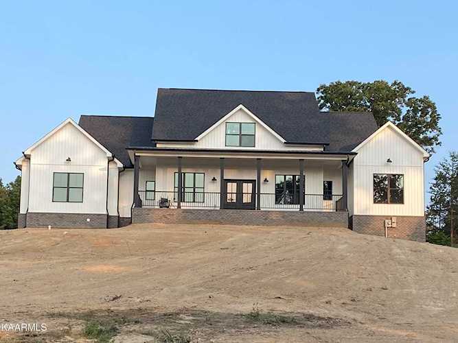 787 Langston Rd Strawberry Plains, TN 37871