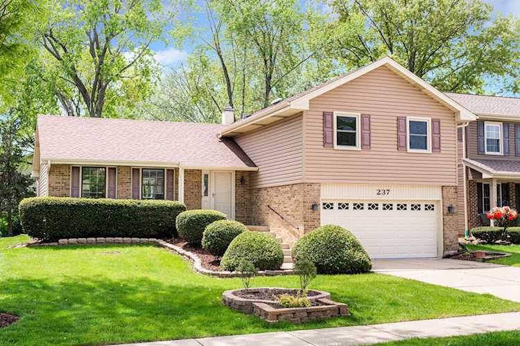 237 Grovenor Dr Schaumburg, IL 60193 | MLS 11803004 Photo 1
