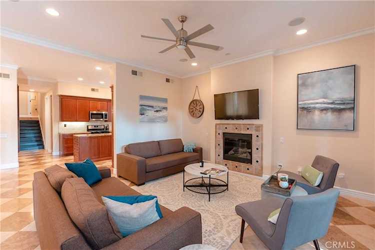 433 Iris Ave Corona Del Mar, CA 92625