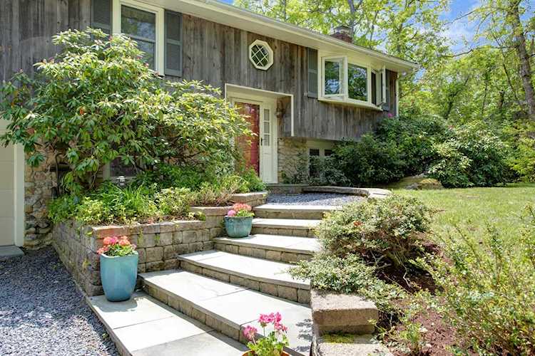 99 Pebble Lane North Falmouth, MA 02556 | MLS 22302059 Photo 1