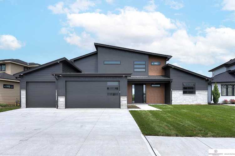 28414 Laurel Circle Valley, NE 68064 | MLS 22303571 Photo 1