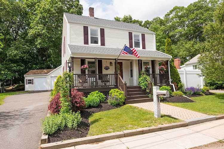 8 Winnegance Ave Peabody, MA 01960 | MLS 73122588 Photo 1