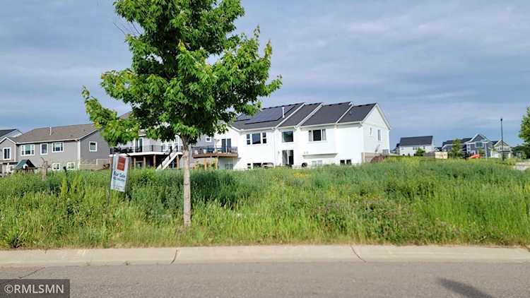 4405 Savanna Trail Chaska, MN 55318