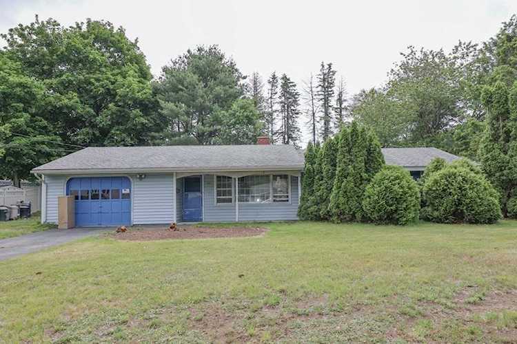27 Trinity St Danvers, MA 01923 | MLS 73122812 Photo 1