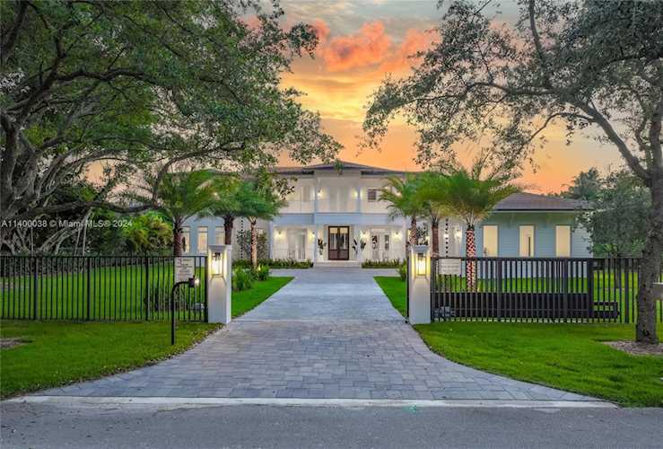 11400 SW 60th Ave Pinecrest, FL 33156