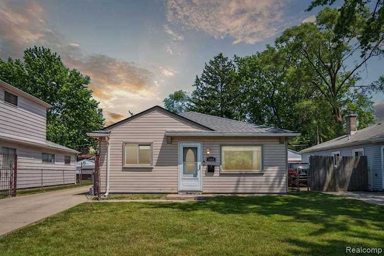 5669 Katherine St Dearborn Heights, MI 48125 | MLS 20230040153 Photo 1