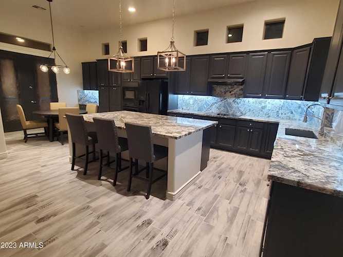 1709 W Moody Trail Phoenix, AZ 85041