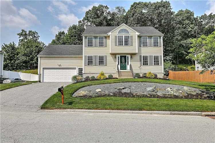 13 Bernon Dr Lincoln, RI 02865 | MLS 1334165 Photo 1
