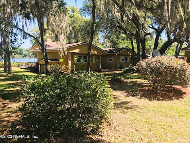 145 Depot RD Hawthorne, FL 32640