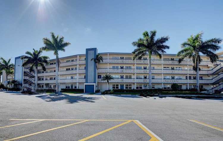 3032 Yarmouth B Boca Raton, FL 33434