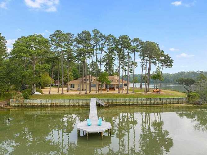 1694 S Woodside Ln Virginia Beach, VA 23454 | MLS 10489997 Photo 1