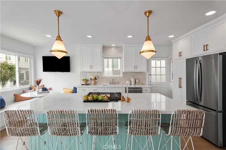 212 41st St in Manhattan Beach, CA - MLS# SB23072374 Photo 1