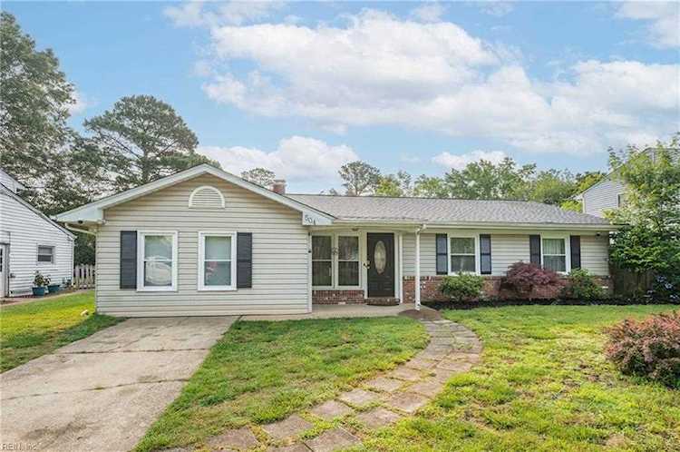 504 W Plantation Rd Virginia Beach, VA 23454 | MLS 10490240 Photo 1