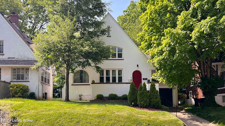 2015 Lauderdale Rd Louisville, KY 40205