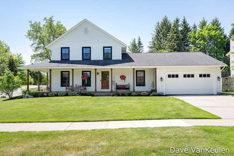 4694 E Meadows Dr SE Kentwood, MI 49546 | MLS 23017854 Photo 1