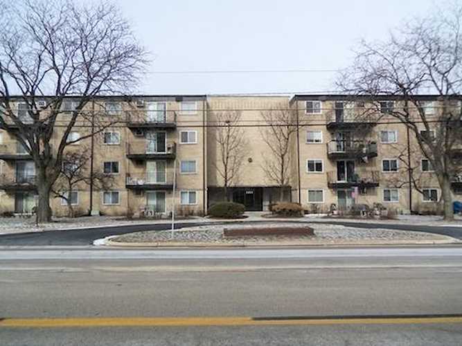 2424 E Oakton St #3J Arlington Heights, IL 60004 | MLS 11804636 Photo 1