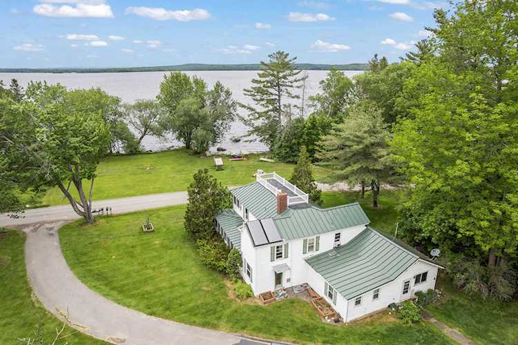 277 Grove St Newport, ME 04953