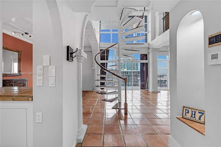 1865 Brickell Ave #APHVII Miami, FL 33129