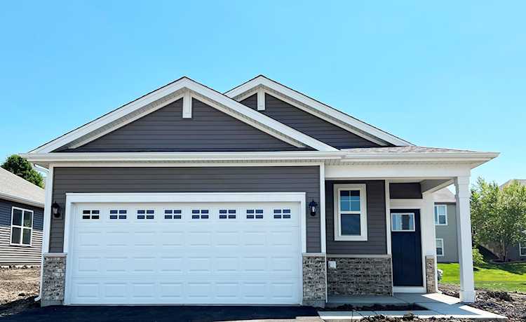 955 Savannah Ln Algonquin, IL 60102