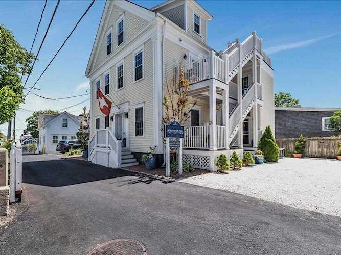 6 Dyer Street Provincetown, MA 02657