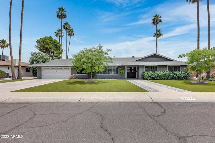 3037 S Fairway Drive Tempe, AZ 85282 | MLS 6566644 Photo 1