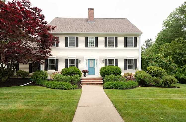 63 Middlebury Ln Beverly, MA 01915 | MLS 73121606 Photo 1