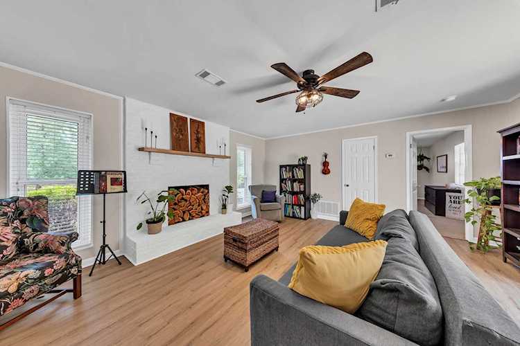 429 Lincoln Ave Valparaiso, FL 32580