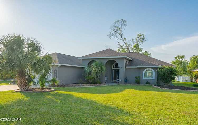 3225 Country Club Dr Lynn Haven FL 32444 741376 Country Club Harbour Estates home for sale Currently under contract; seller will consider backup offers. Beautiful 4 bedroom/3 bath home with... Photo 1