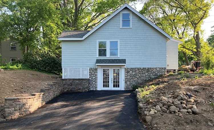 40 Lake Dr Hamilton, MA 01982 | MLS 73114195 Photo 1