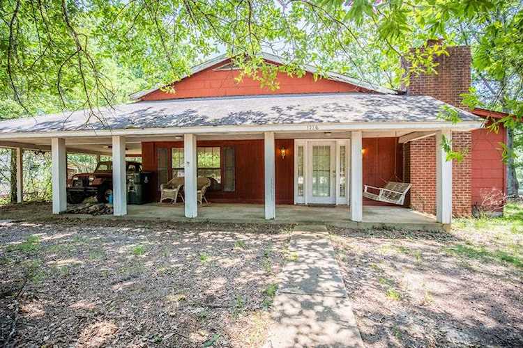 1316 North Lamar Oxford, MS 38655