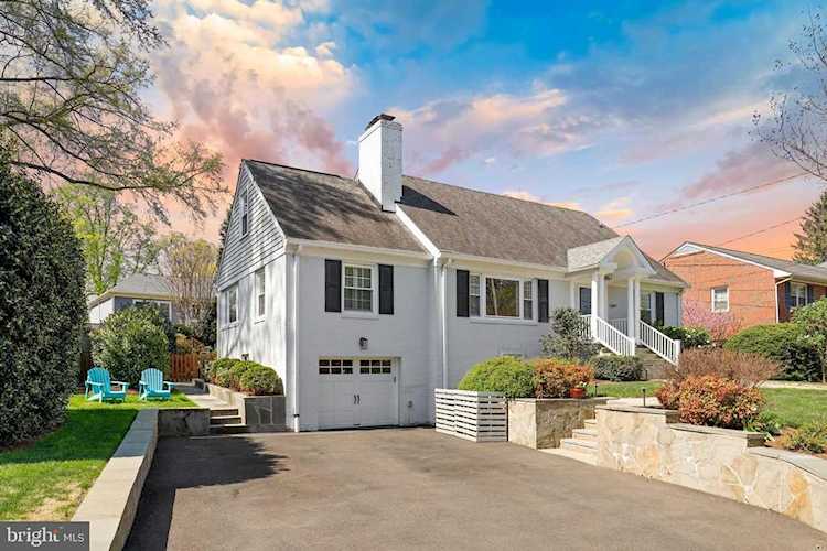 4000 N Upland St N home for sale in Arlington Photo 1