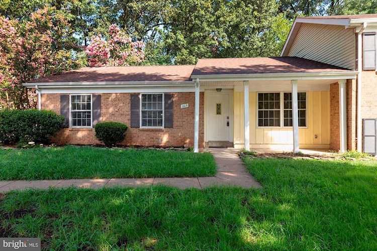 203 Summers Ct Sterling, VA 20164 | MLS VALO2050646 Photo 1