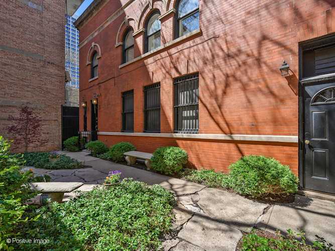 1450 N Dearborn St #4 Chicago, IL 60610