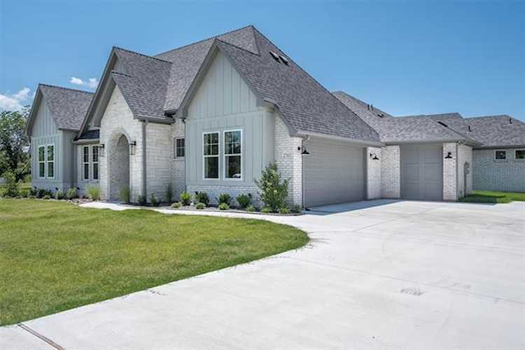 2703 Village Road Granbury, TX 76049