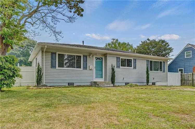 4729 Deerfield Ln Virginia Beach, VA 23455 | MLS 10489603 Photo 1