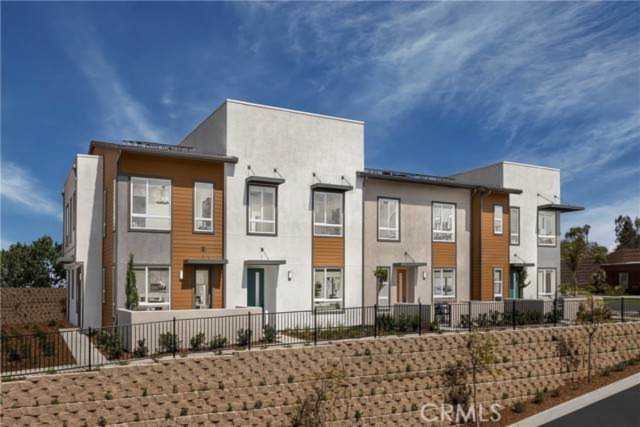 934 Crimson Leaf Way Vista, CA 92081