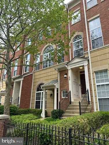 1923 Crescent Park Dr #105B Reston, VA 20190 | MLS VAFX2130856 Photo 1