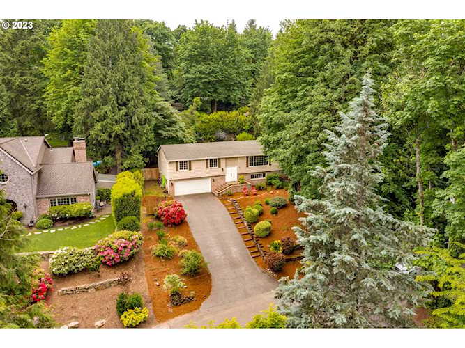 3972 Calaroga DR West Linn, OR 97068