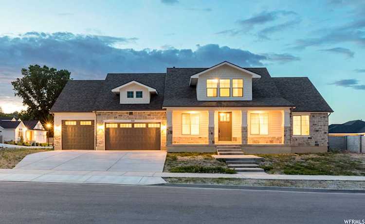 1018 W Jordan River Dr South Jordan, UT 84095