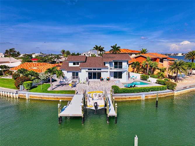 2160 Louisa Dr Belleair Beach, FL 33786