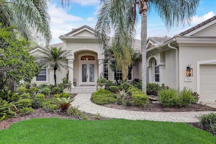 7659 Heathfield Ct - University Park, FL 34201 - University Park Country Club - Photo 1