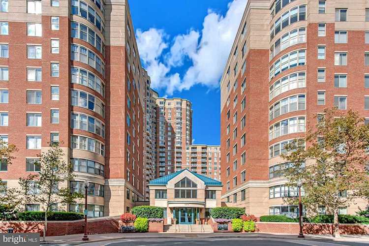 3835 9th St N #408E home for sale in Arlington Photo 1