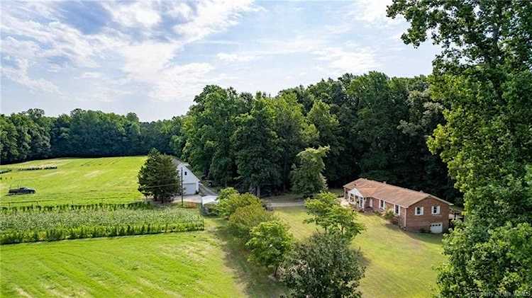 205 Carters Neck Rd Williamsburg, VA 23188