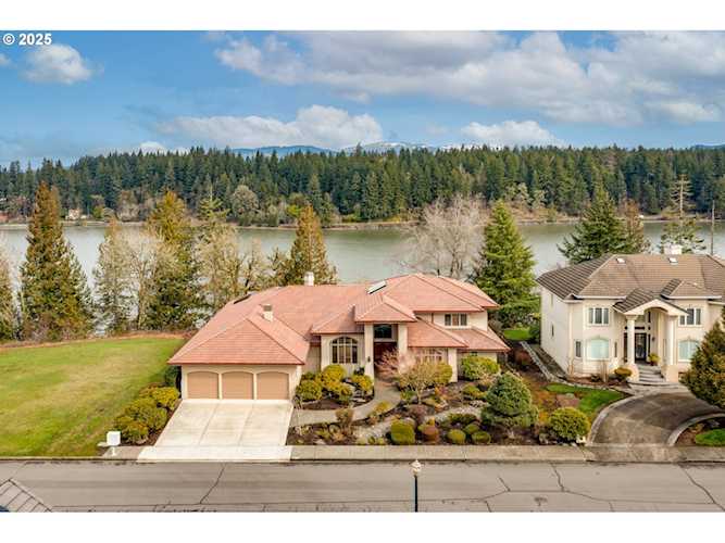 2035 NW Lacamas DR Camas, WA 98607