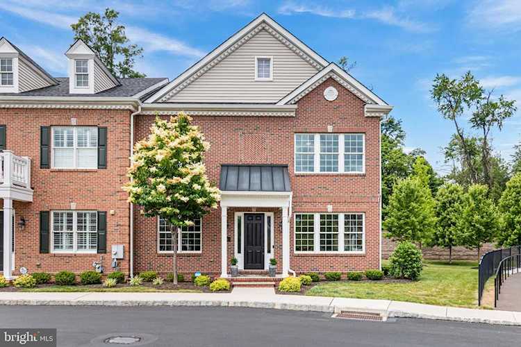 18 Creekview Ln Yardley, PA 19067 | MLS PABU2050928 Photo 1