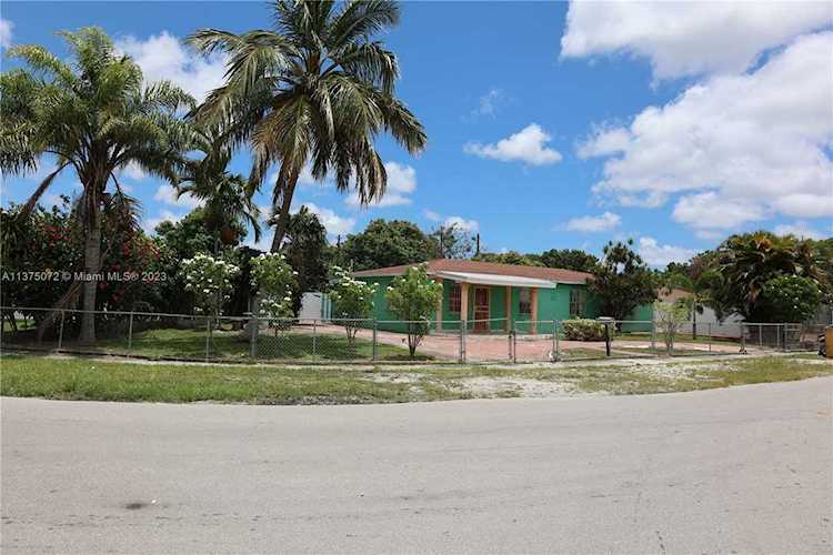 901 E 36th St Hialeah, FL 33013