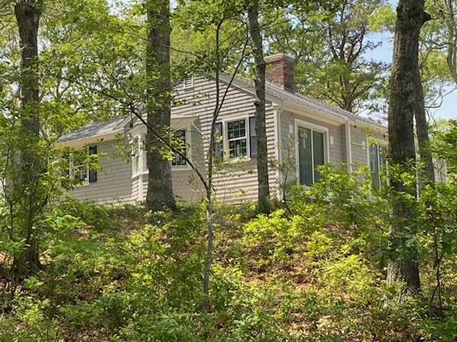 39 Lakewood Drive Centerville, MA 02632