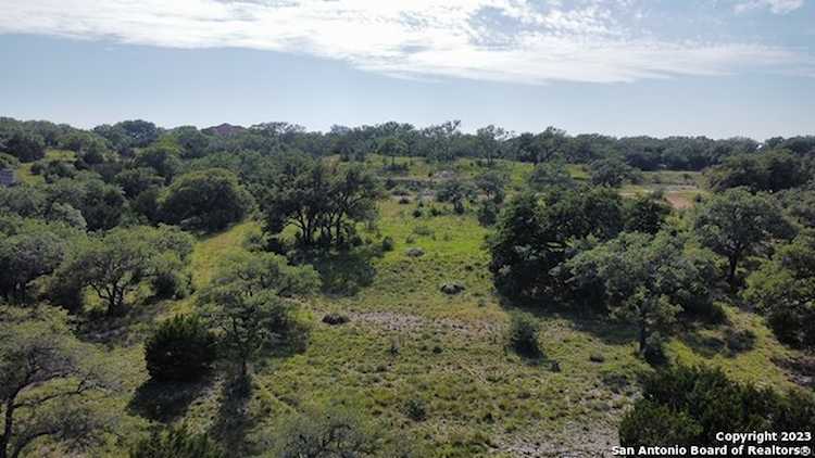 104 Caprock Cir Boerne, TX 78006