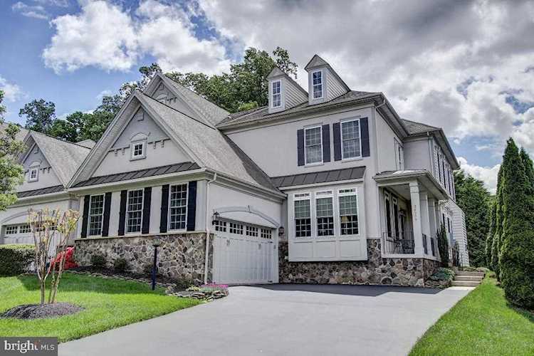 20379 Dunkirk Square For Sale in Sterling Photo 1